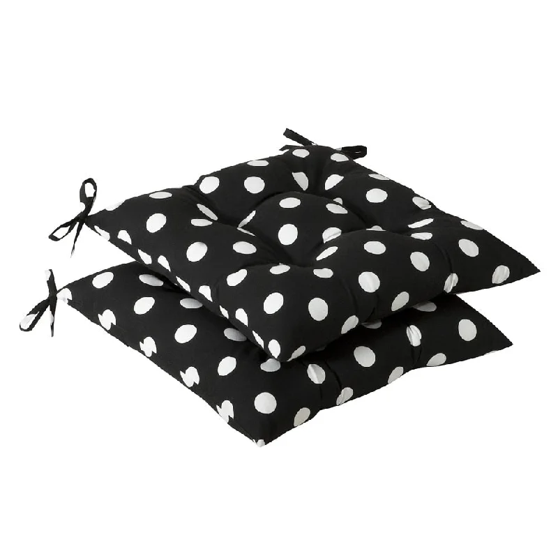 Pillow Perfect Outdoor Black/ White Polka Dot Tufted Seat Cushions (Set of 2)