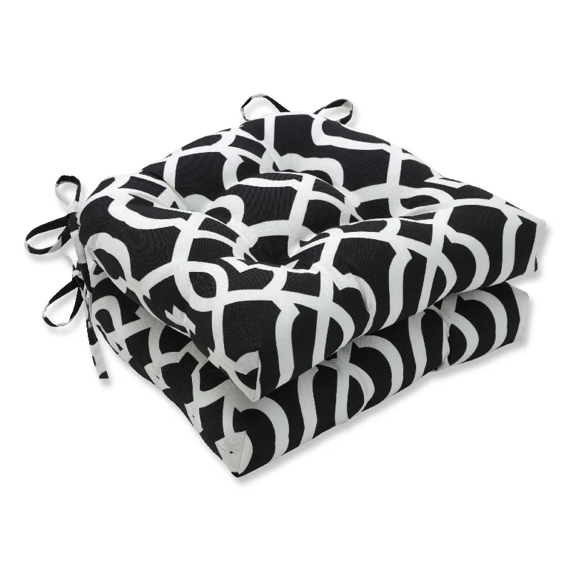 Pillow Perfect Outdoor New Geo Black/White Deluxe Tufted Chairpad (Set of 2) - 17 X 17.5 X 4 - 17 X 17.5 X 4