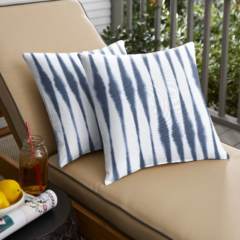 Sorra Home Blue and White Ikat Stripe Indoor/Outdoor Knife Edge Square Pillows (Set of 2)